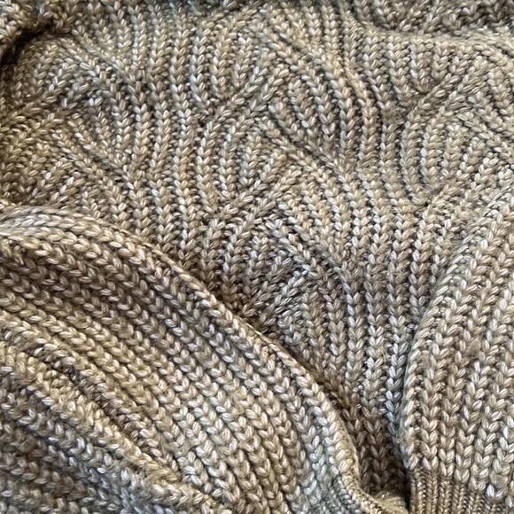 Green Sweater- So Soft! - Picture 2 of 2